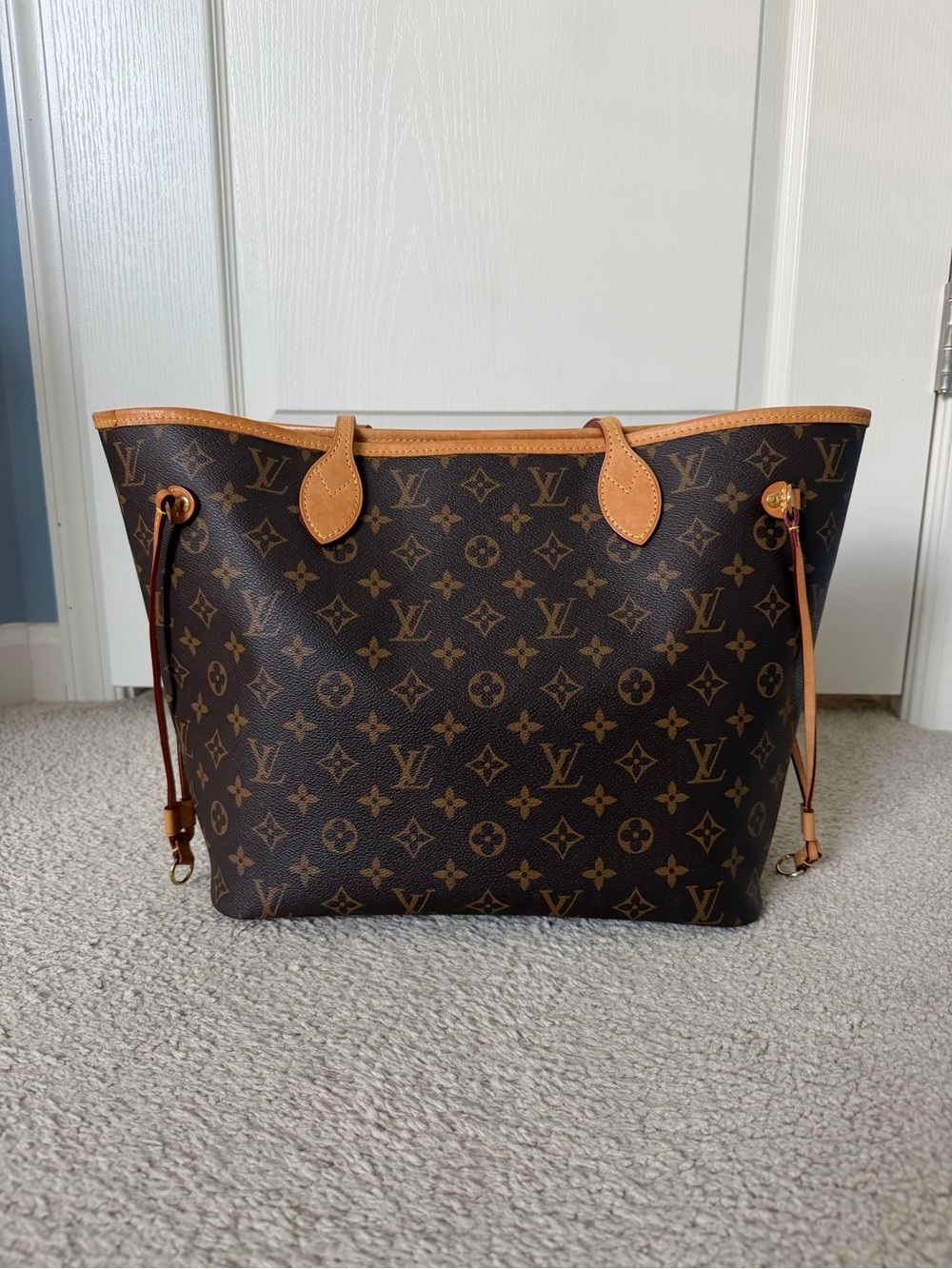 Louis Vuitton Neverfull MM Monogram Canvas Tote with Vachetta Trim